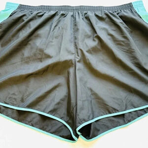 NWT NIKE Women Mid Rise Drawstring Built-in-Underwear Black Shorts Plus Size 2X